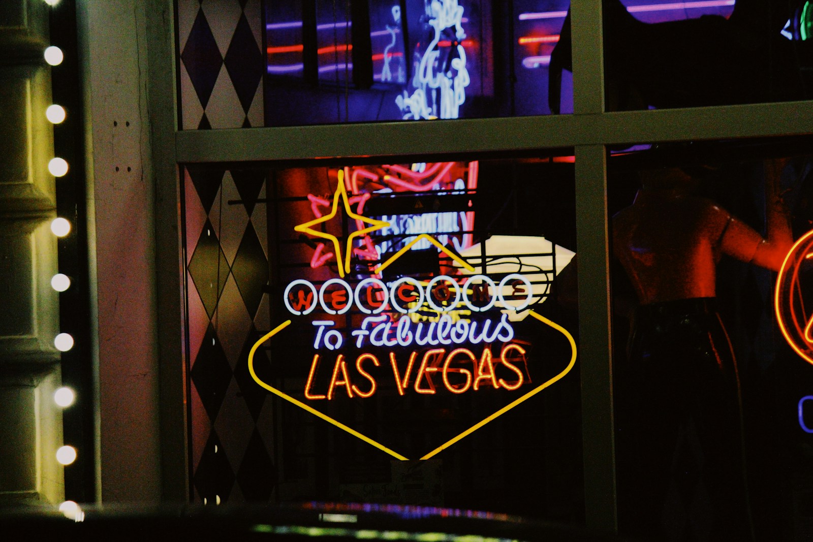Un imposteur se faisant passer pour Justin Bieber banni à vie d'une boîte de nuit à Las Vegas : 5 vérités sur l'incident