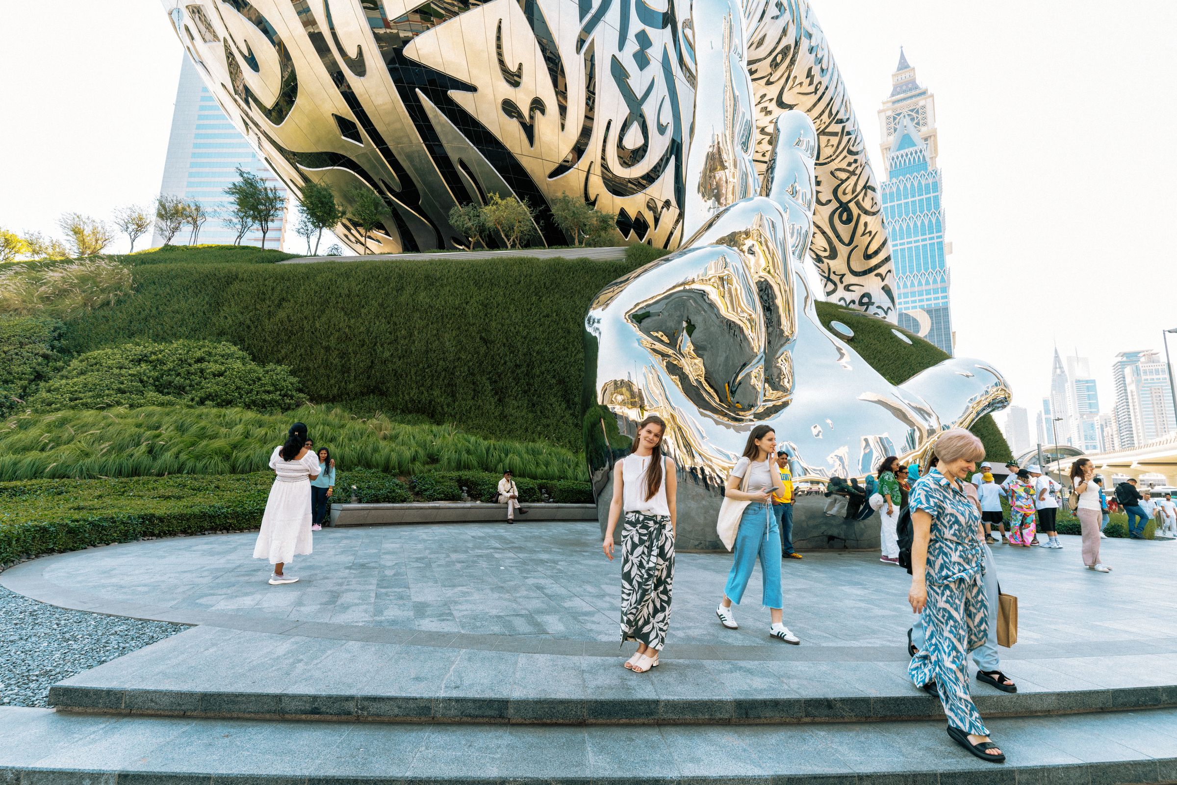 World Art Dubai 2026: 300+ Exhibitors, 10,000 Works Staged