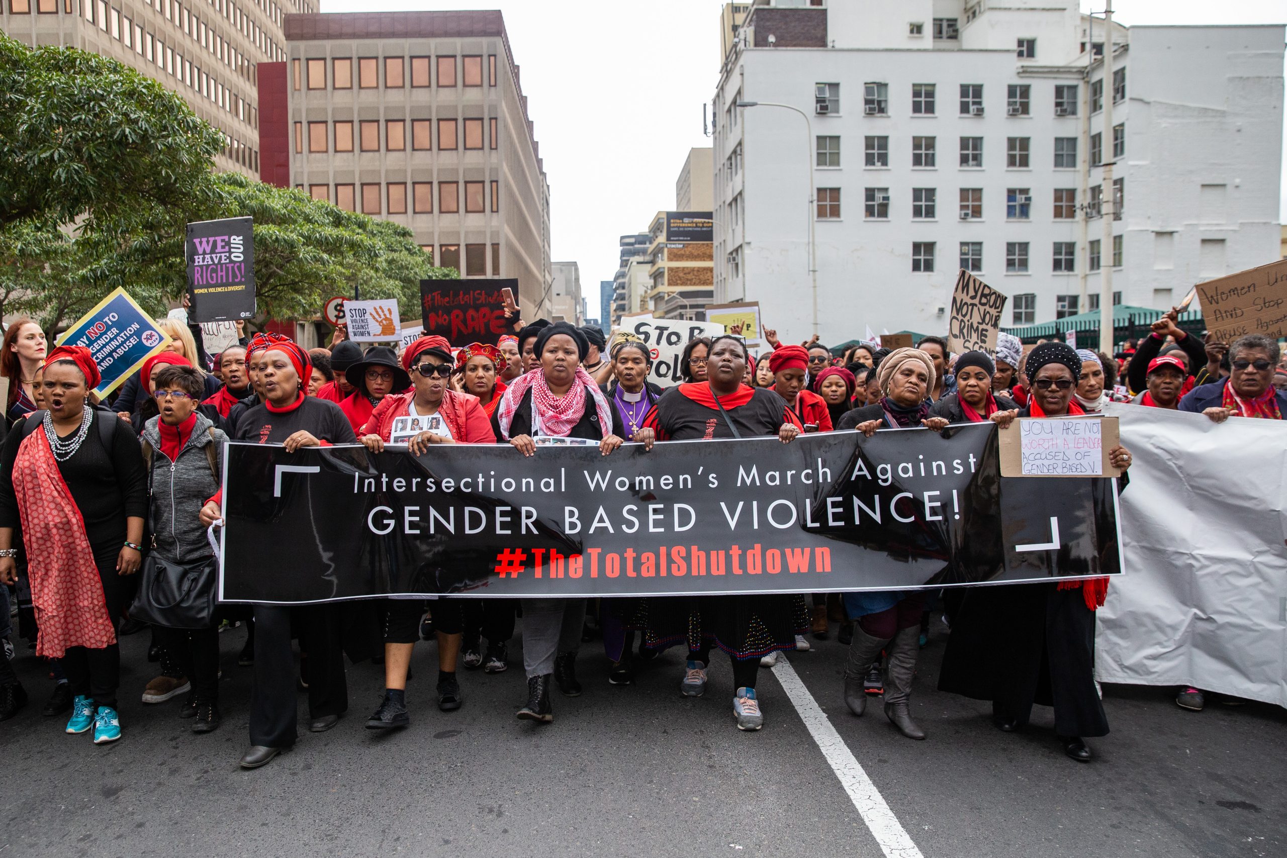 Manifestations contre la GBV : des survivantes témoignent à travers tout le pays