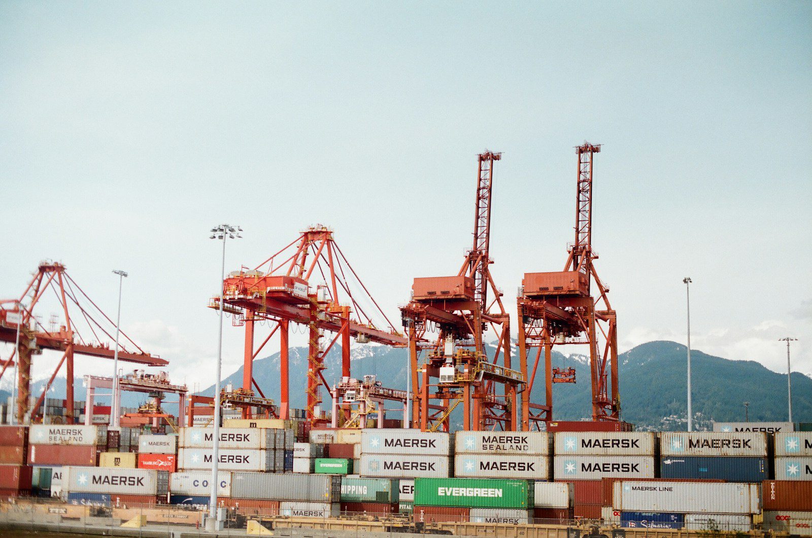 Urgent of US Tariffs: How Trade with China Could Mitigate the Impact of US Tariffs on Global Markets in 2026