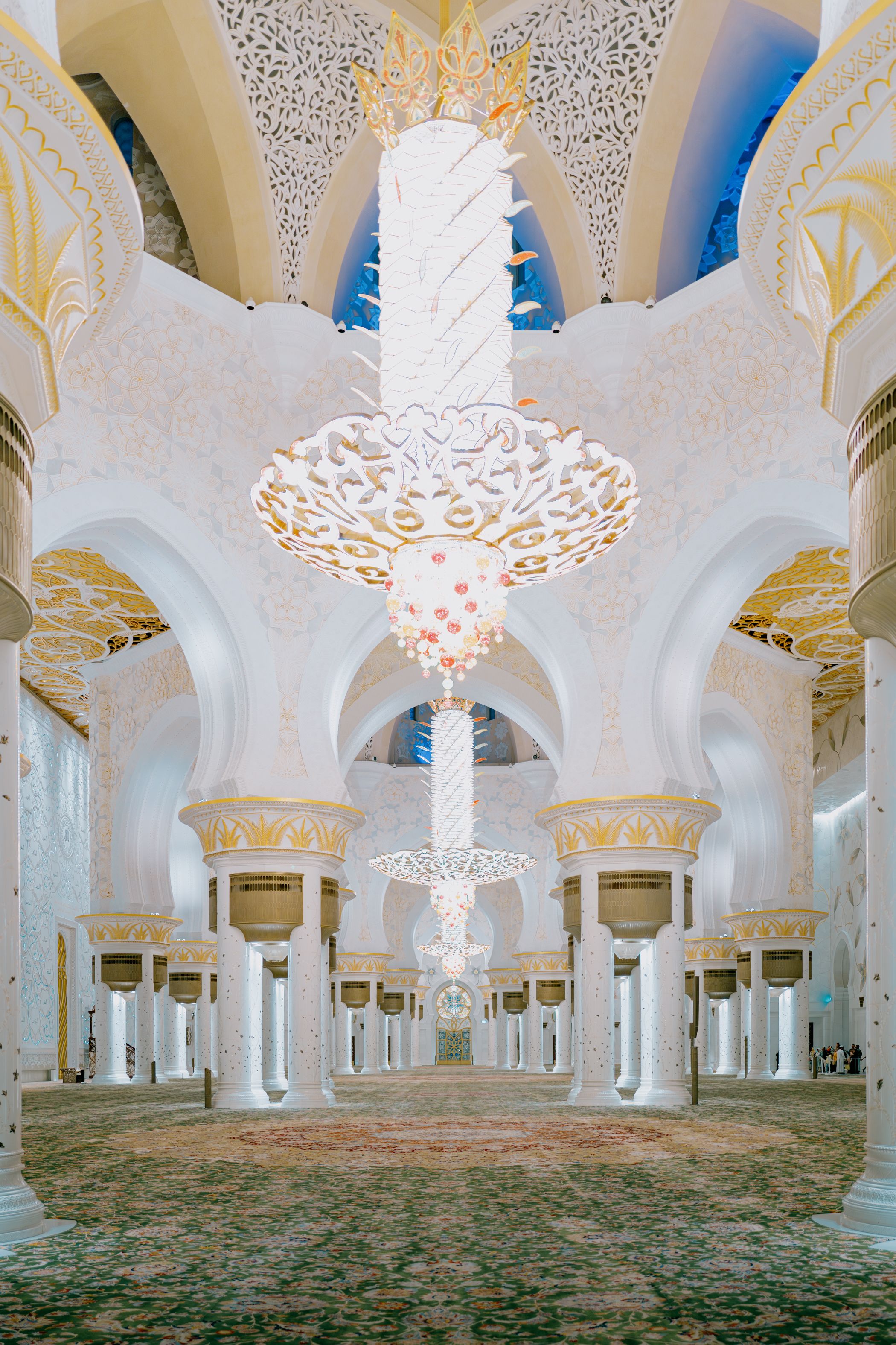 Singapore PM visits Abu Dhabi museum for landmark talks