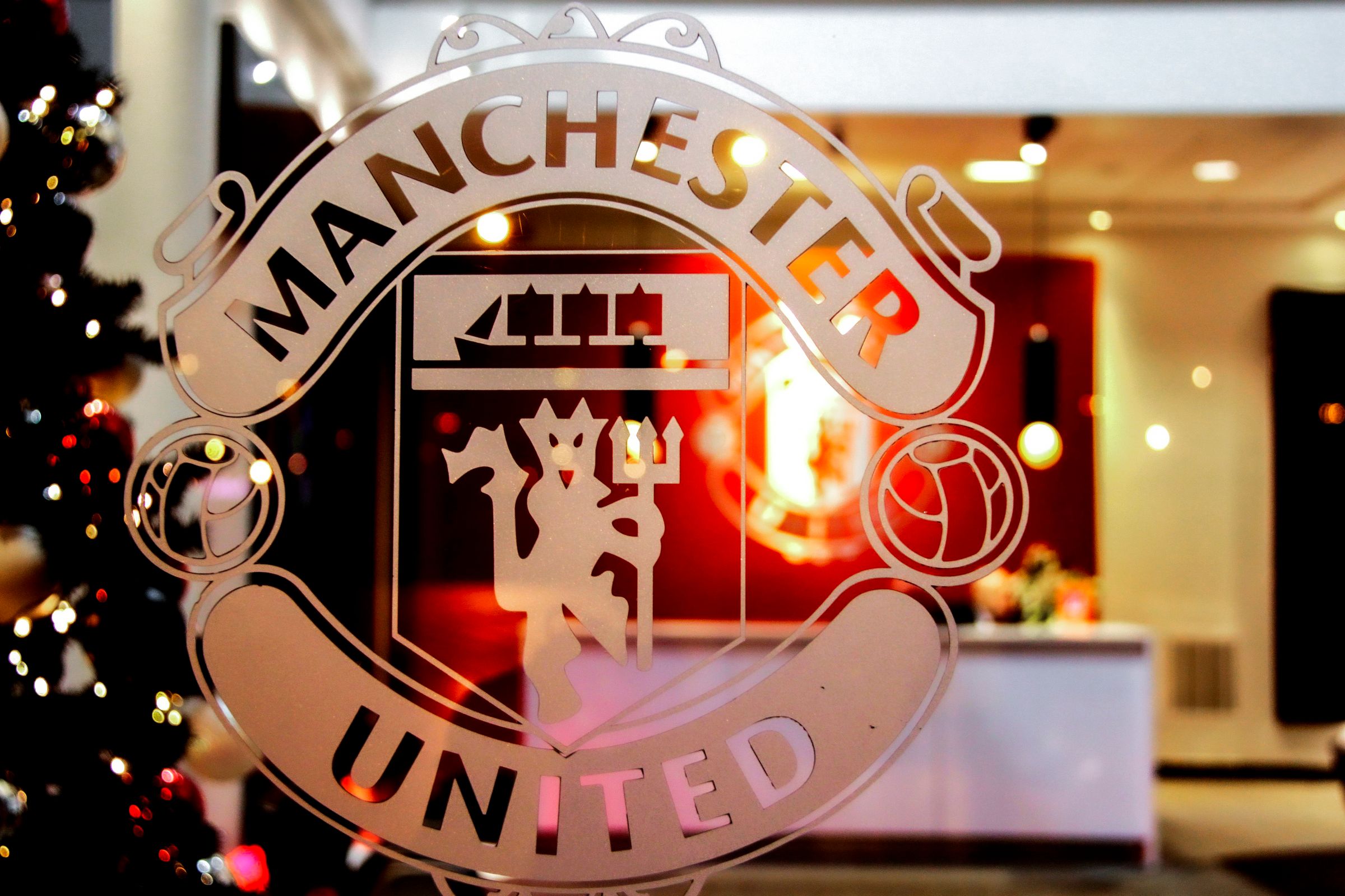 Who Answers When Well-Resourced Clubs Underperform?