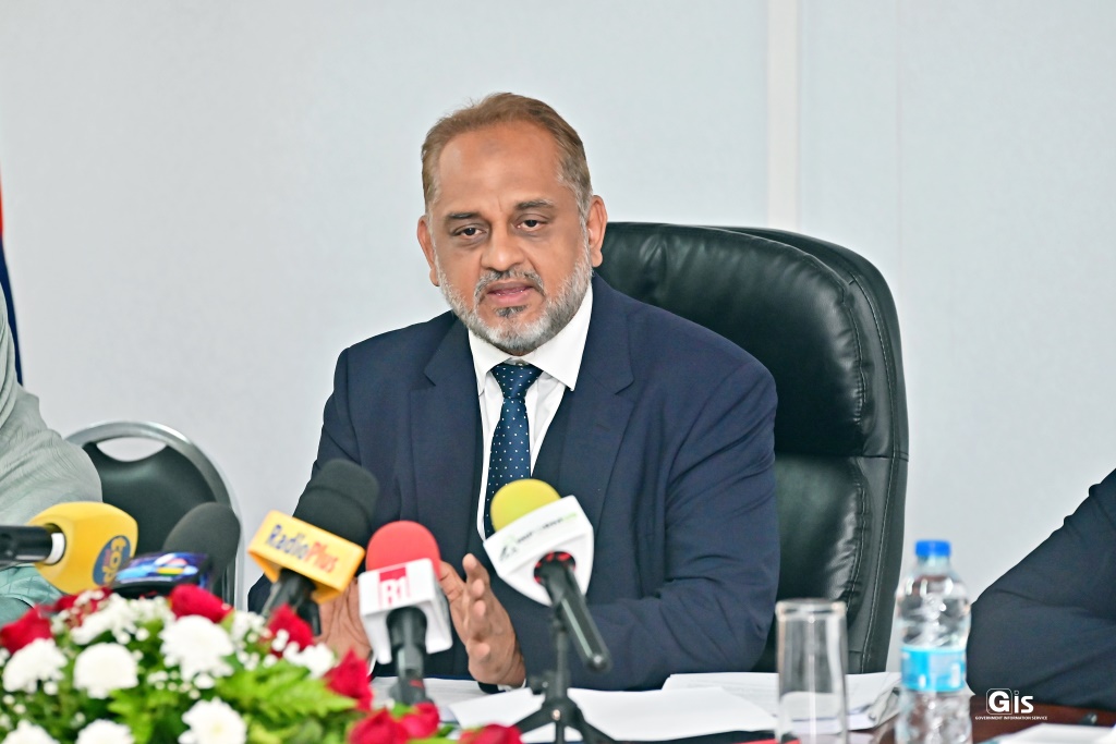 Star Knitwear : 5 mesures urgentes annoncées par le ministre Uteem
