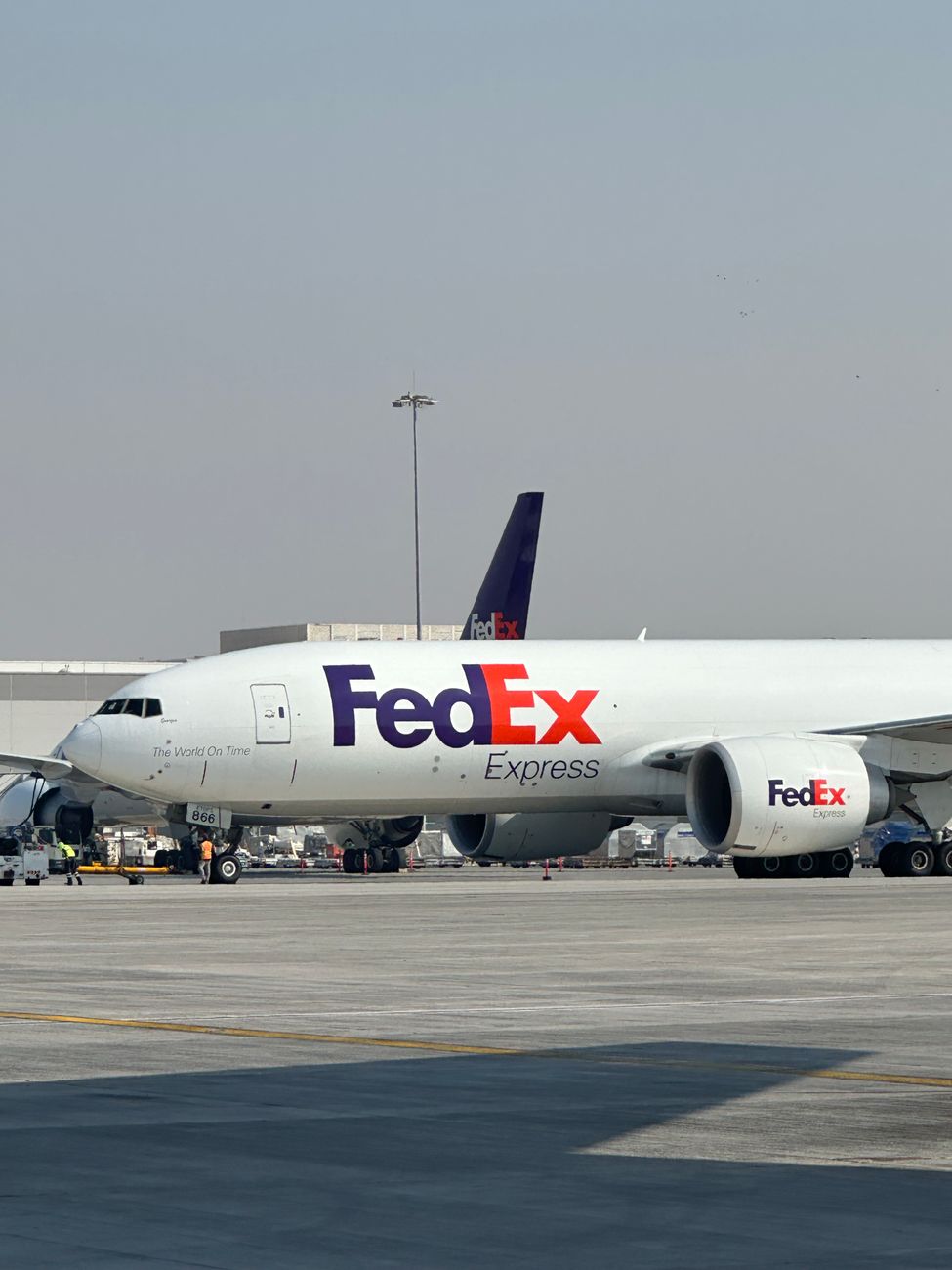 Mideast Tension Divides UAE Air Travel: Some Routes Recovering, Others Still at Risk