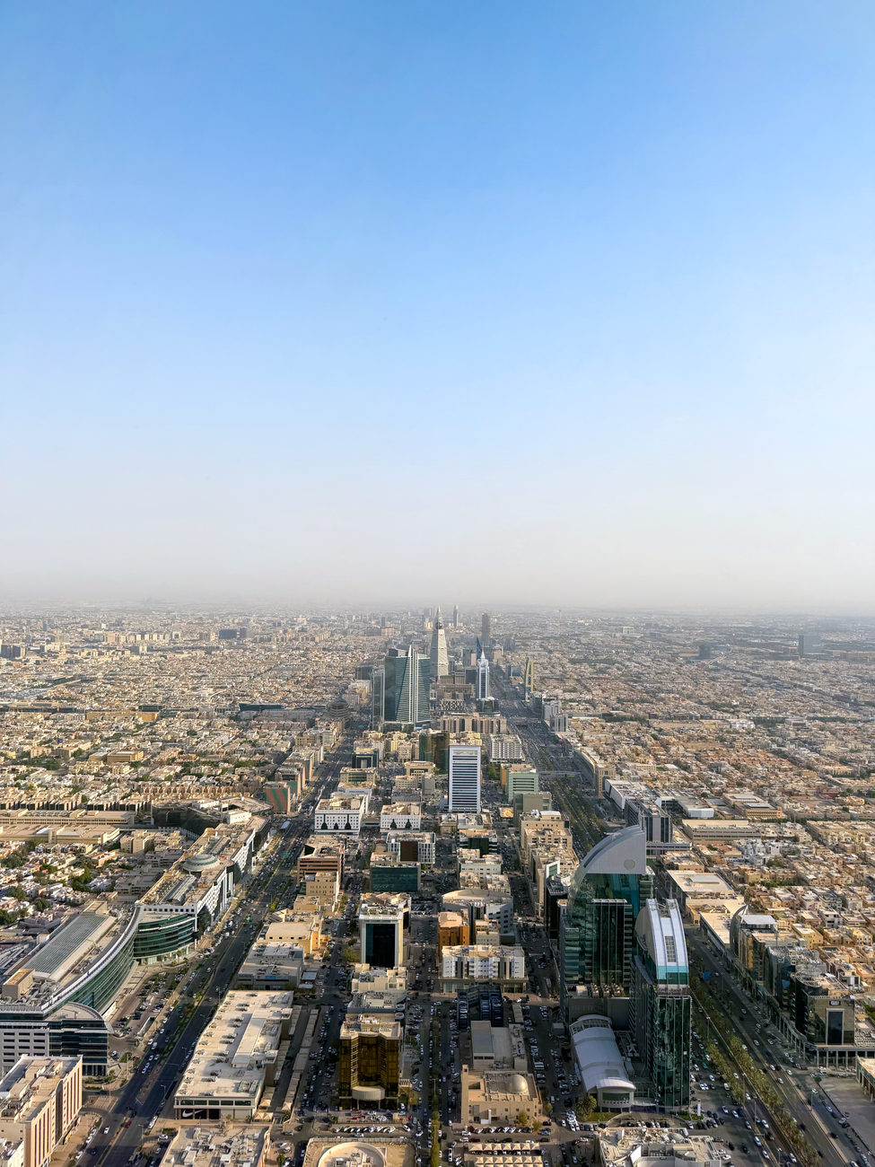 Gulf States Delay Iran Strait Negotiations Amid Regional Tensions