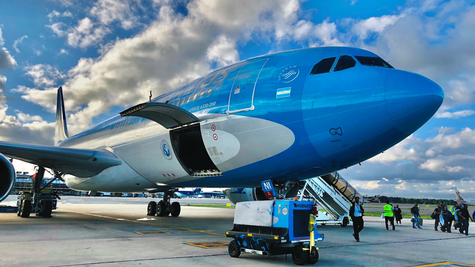 global air cargo demand continues to rise worldwide
