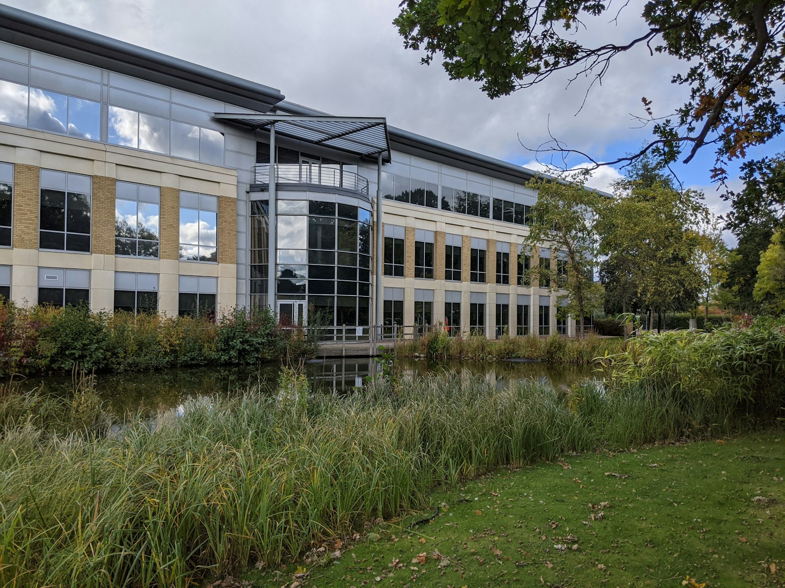 Business Schools: 5 Major Financial Challenges Threatening Excellence