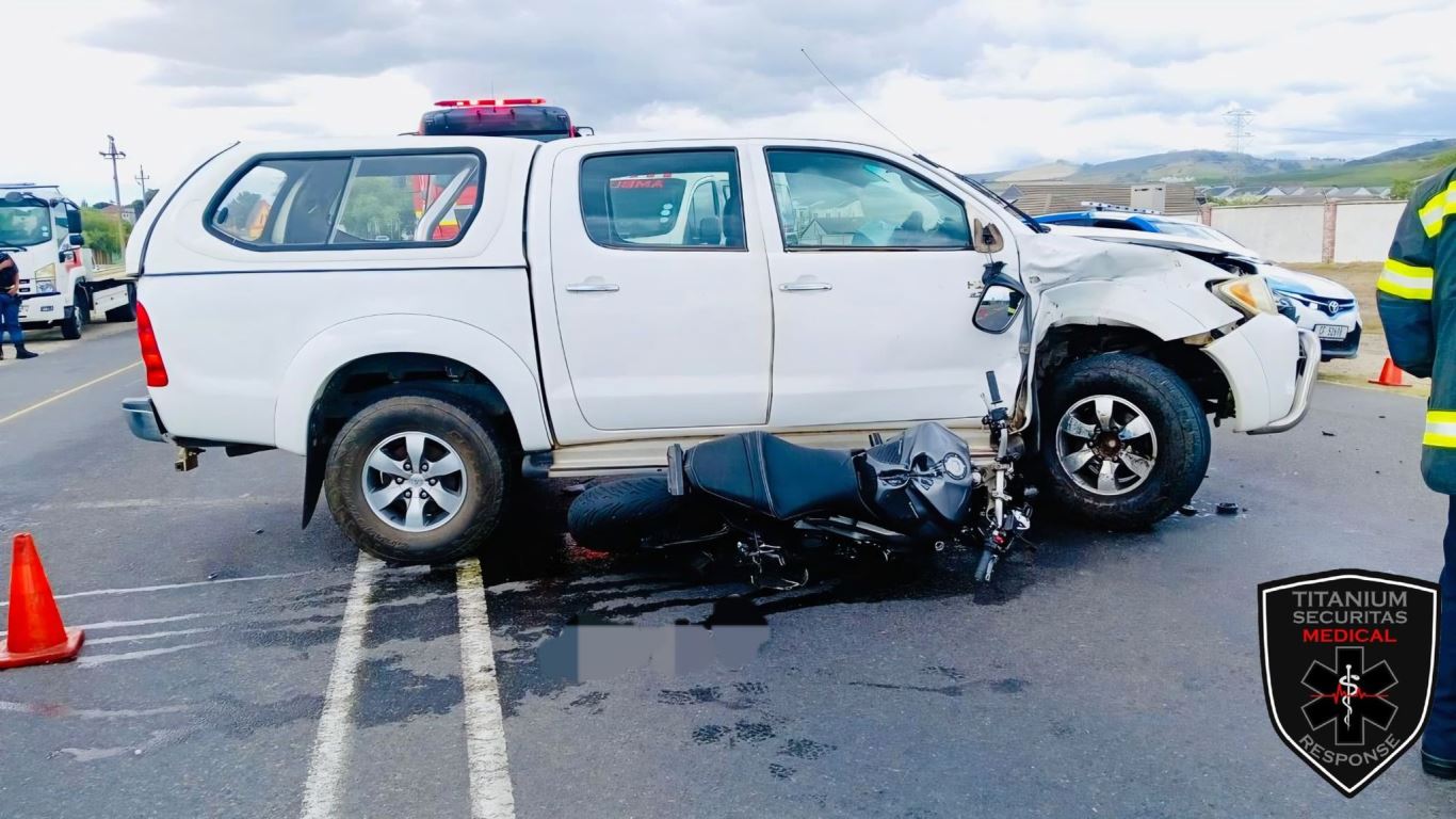 Akasia Crash Kills Five in Head-On Collision on R566 Near Rama City