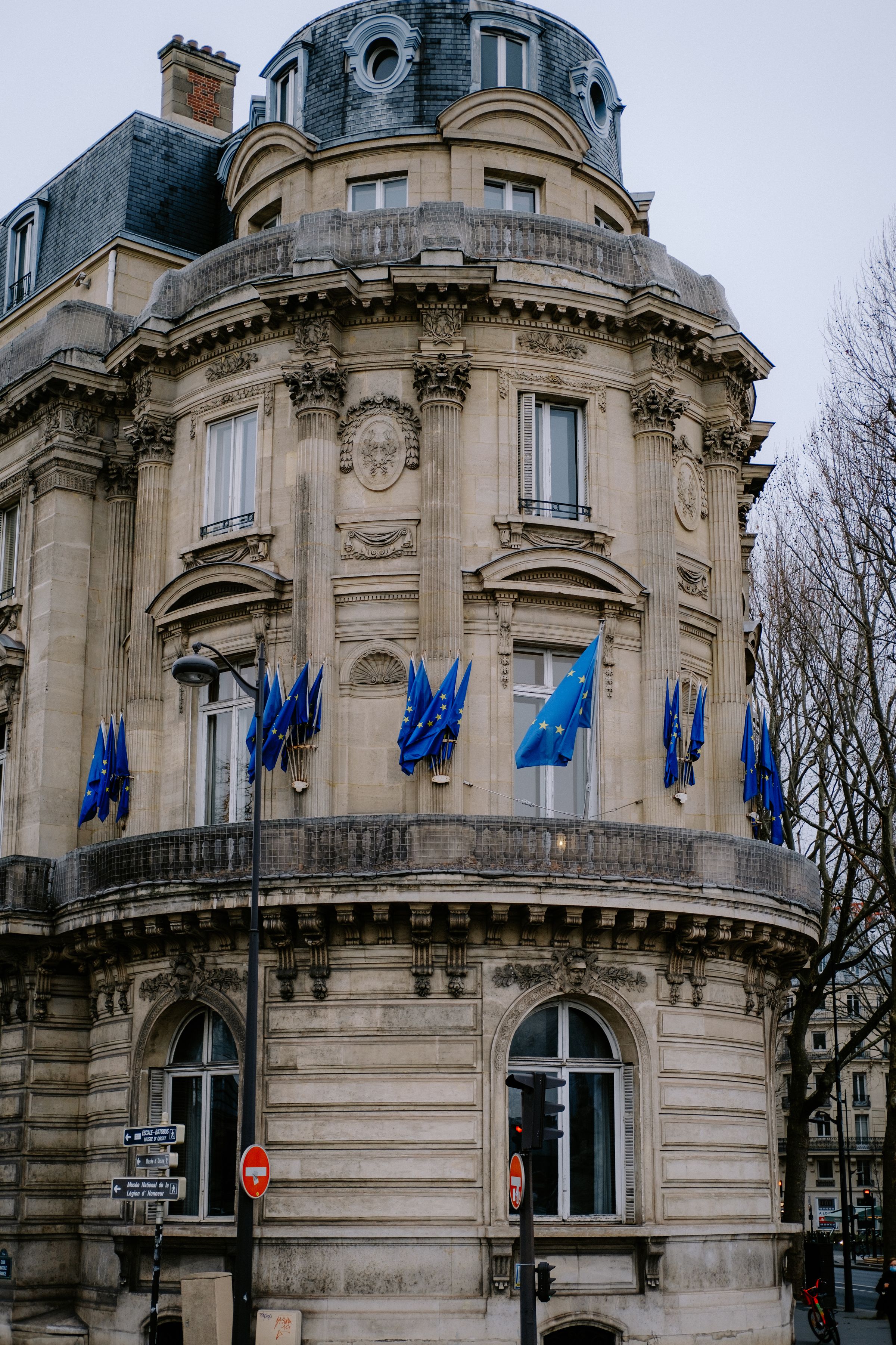 Don de 100 000 € à un neveu : 6 000 € d'impôt max en 2027
