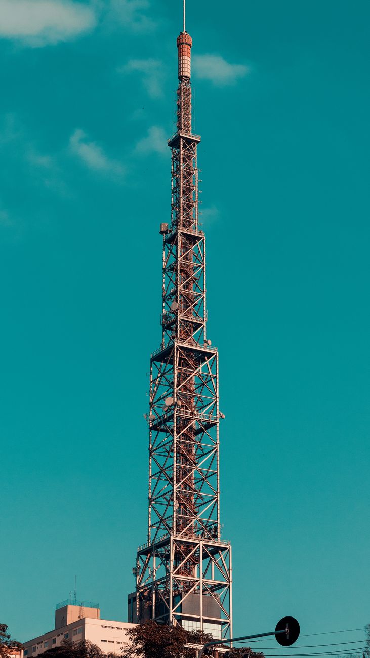 Le ministre confirme que le signal de la SABC restera en ondes