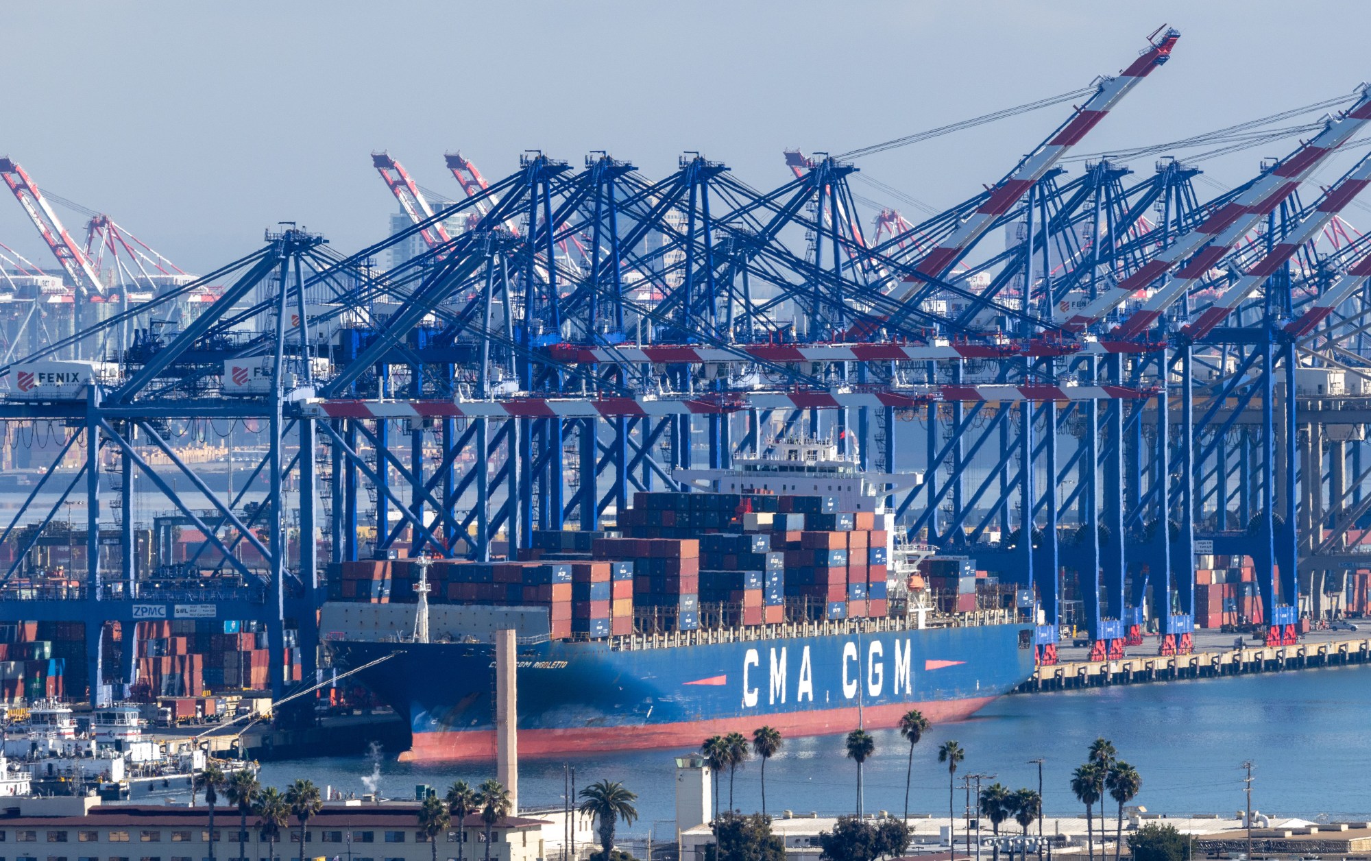 US Port Imports: 5 Critical Reasons Retailers Hurry Before Tariff Deadline