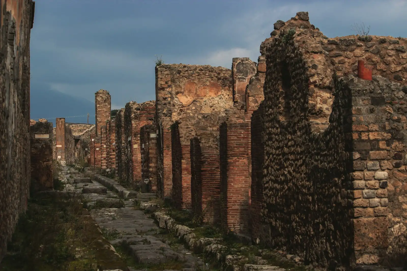 forgotten forts: 7 shocking ruins you must see