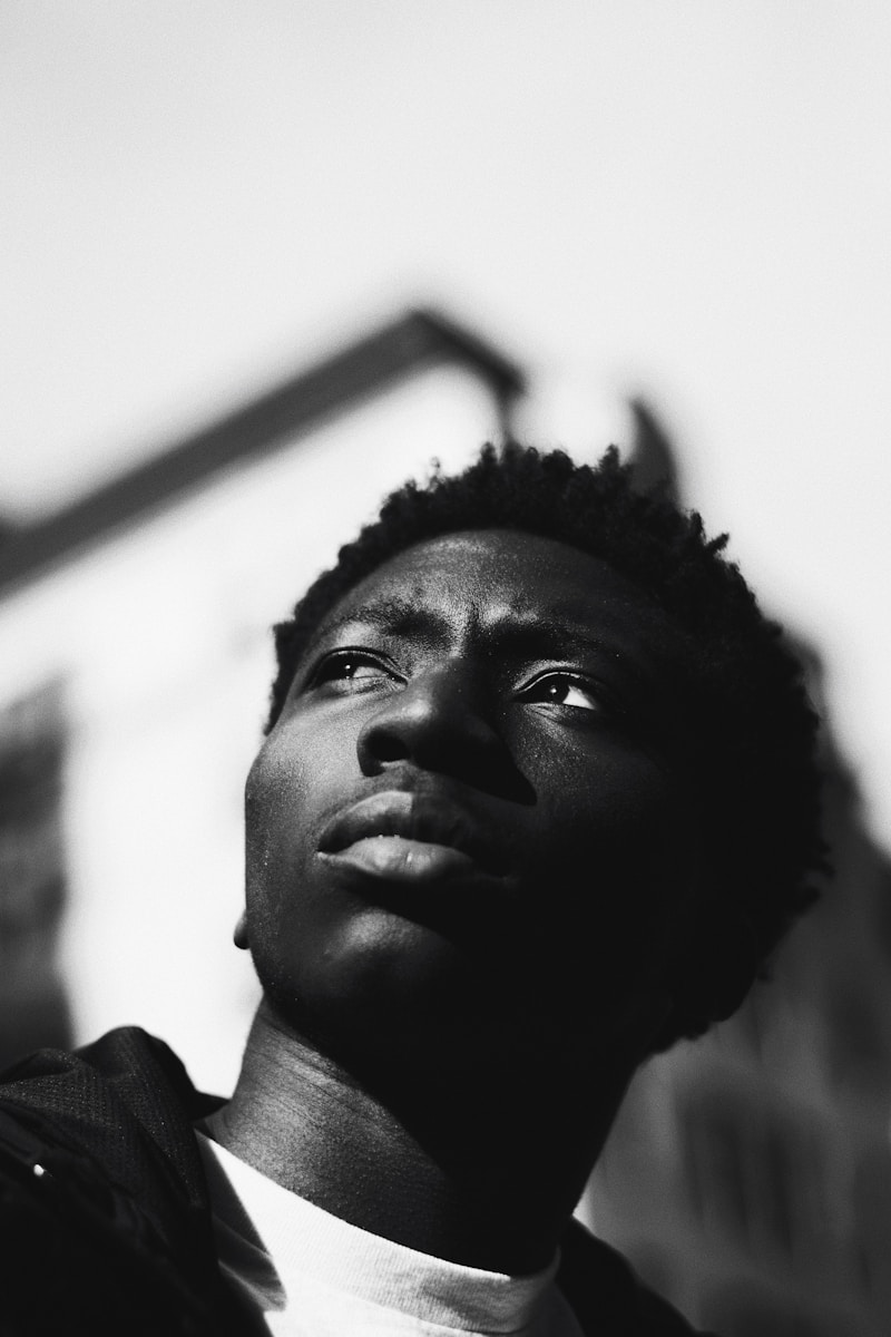 Sembène Ousmane et la négritude : 5 vérités sur sa rébellion culturelle