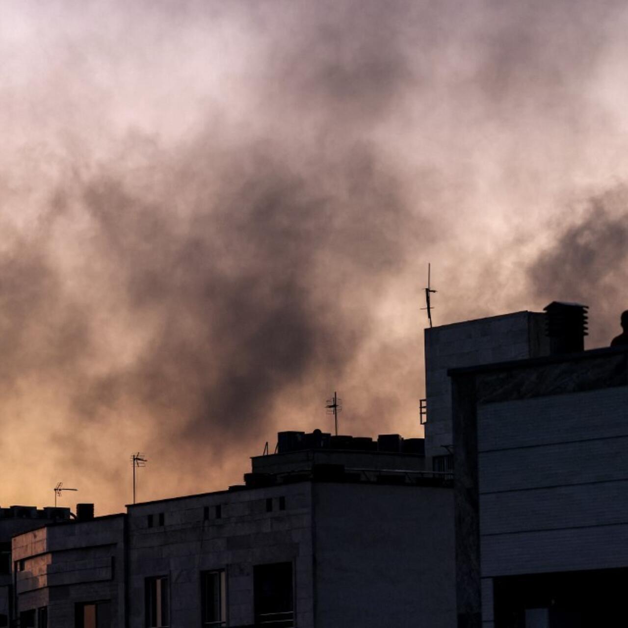 “La guerre qui fait rage entre Israël et l’Iran : 3 raisons majeures pour lesquelles Rama Sithanen lance un sérieux avertissement concernant une forte hausse des prix de l’essence, du diesel et d’autres produits”